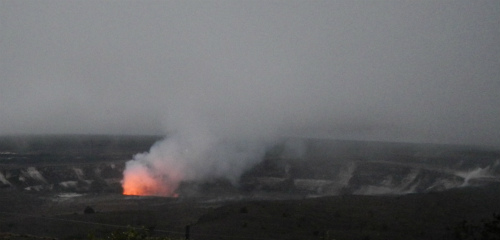 ハレマウマウ火口（ハワイ島火山・溶岩リポート・ハワイ島・マイカイオハナツアー）