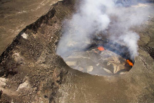 ハワイ島火山･溶岩リポート･ハレマウマウ火口･ハワイ島･マイカイオハナツアー