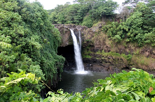 ハワイ島観光スポット･レインボーフォールズ